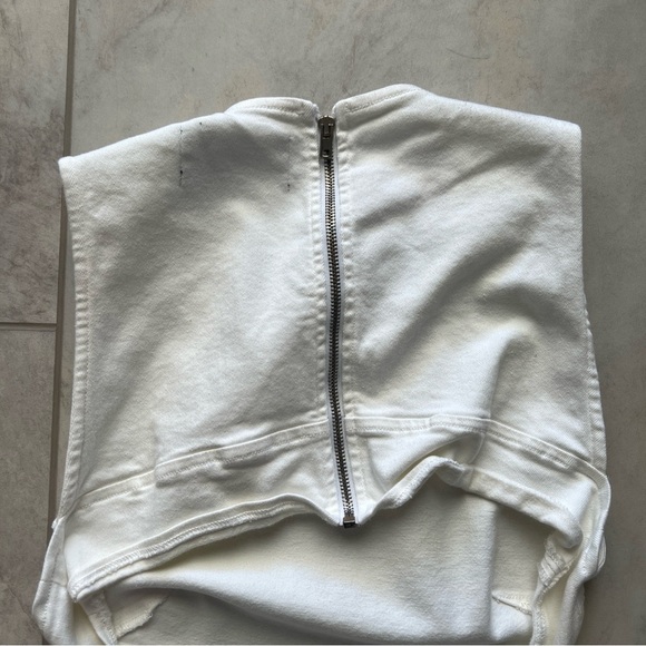 3x1 Backless Romper - Picture 5 of 7